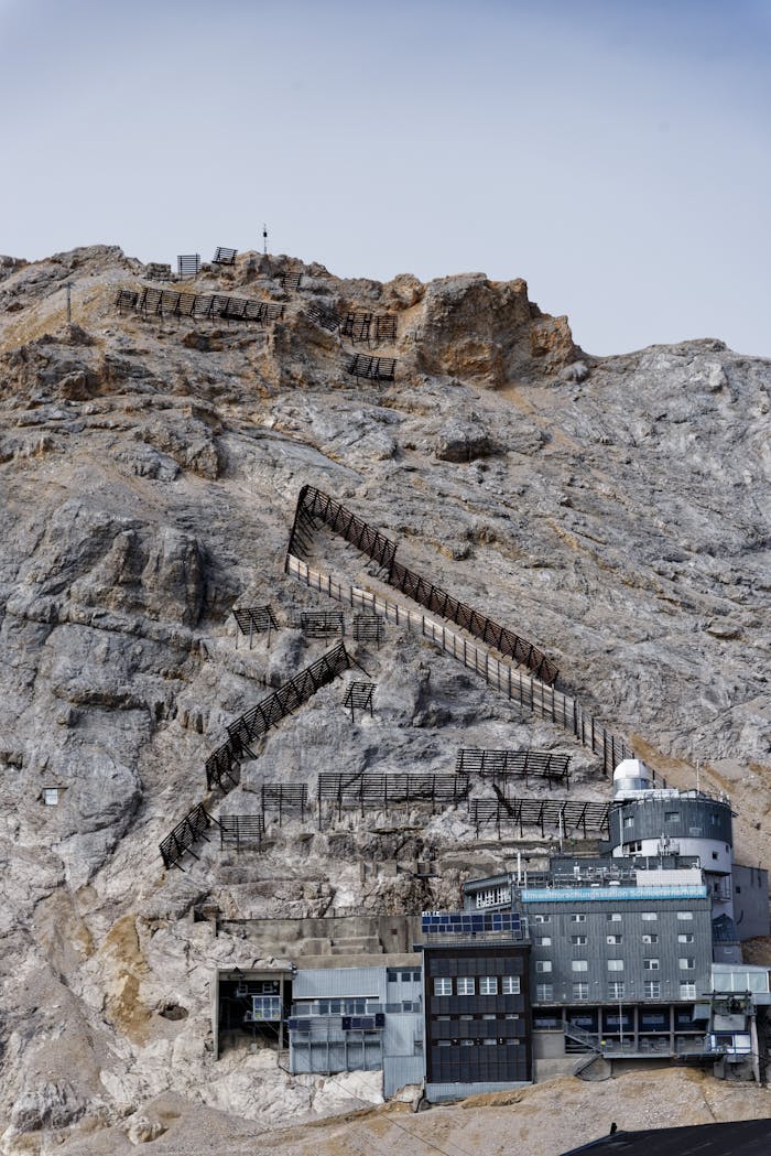 gallery-02 The Schneefernerhaus Observatory located on a rocky, eroded mountainside offers a stunning natural landscape view.
